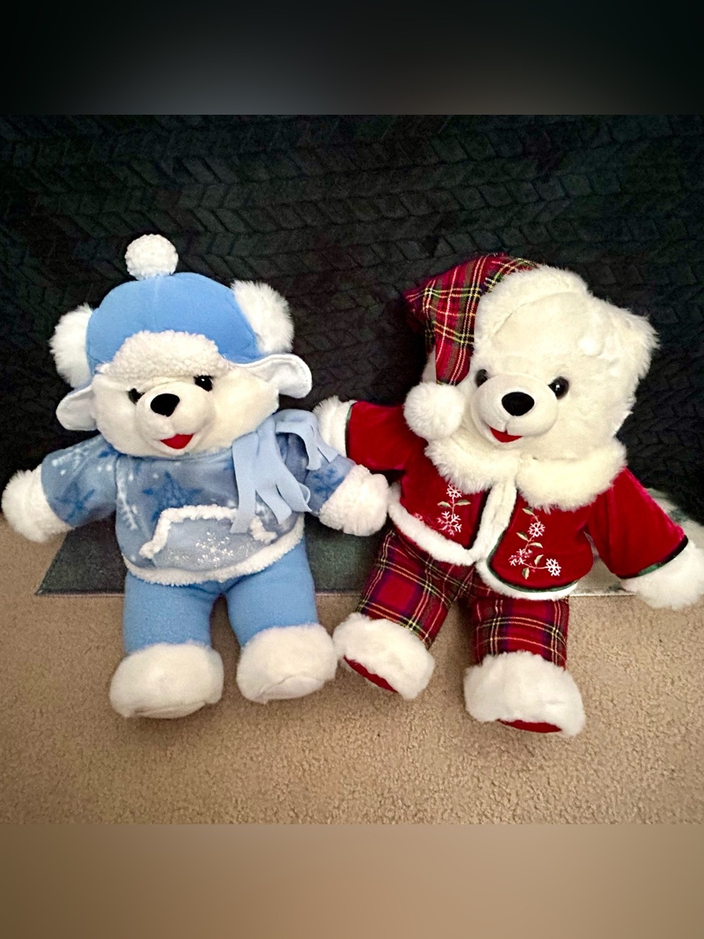 Snowflake Teddy, Two Christmas bears